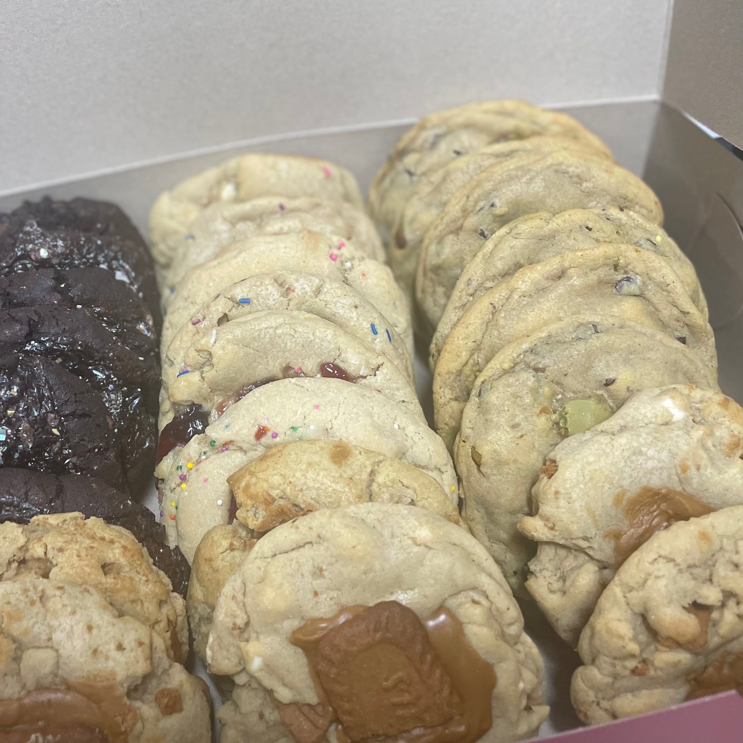 2 Dozen Cookie Box